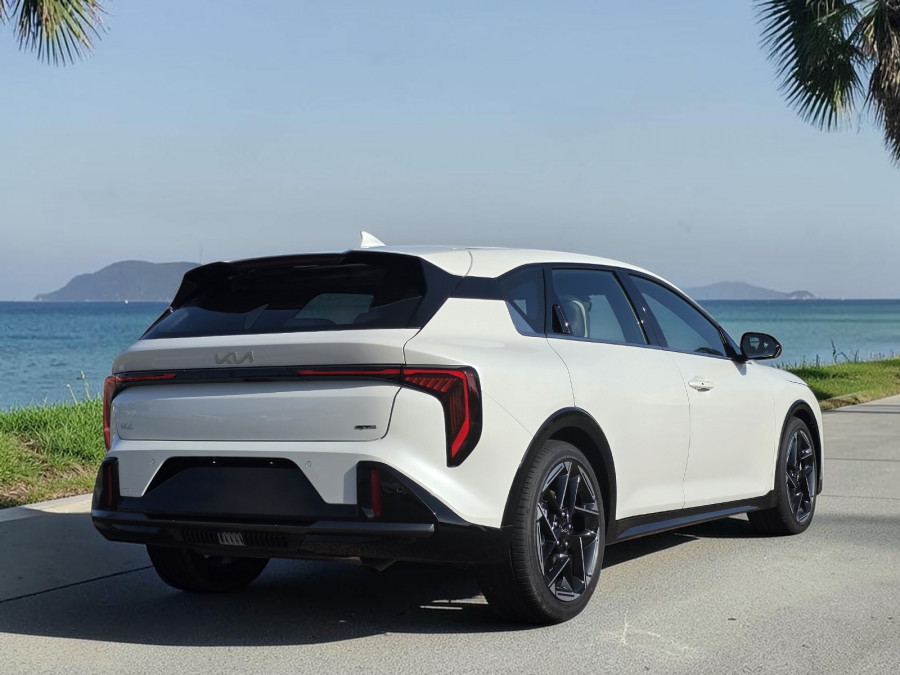 2025 MY26 Kia K4 CL4m GT-Line Hatch Image 3