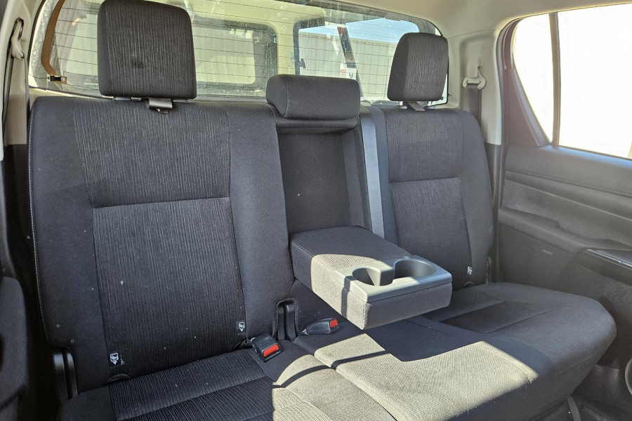2022 Toyota HiLux GUN126R SR Double-Cab Pick-Up Image 34