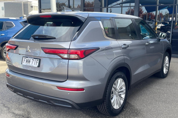 2022 Mitsubishi Outlander ZM ES SUV