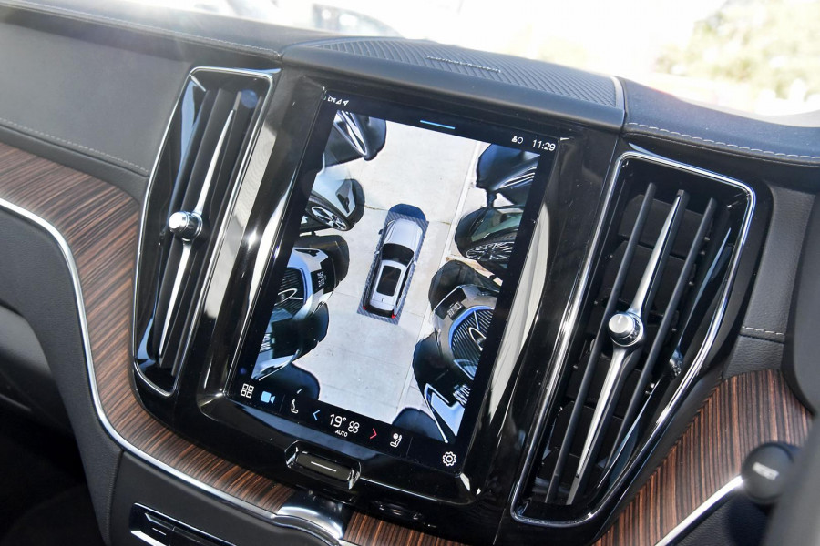 2023 Volvo XC60  Ultimate B5 Bright SUV Image 25