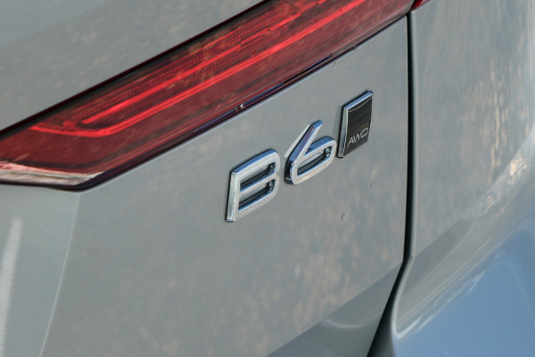 2023 Volvo XC60 UZ Ultimate B6 Dark SUV Image 5