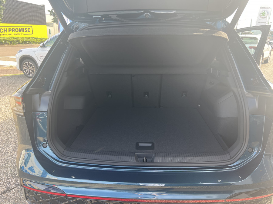 2026 MY25 Volkswagen Tiguan CT 195TSI R-Line SUV Image 11