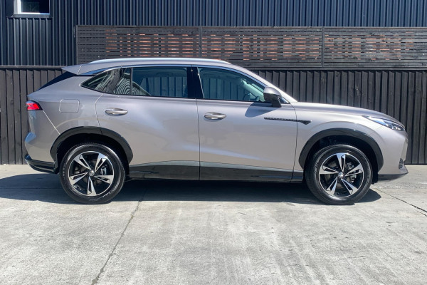 2026 MY25 MG HS AS33 Vibe SUV Image 2