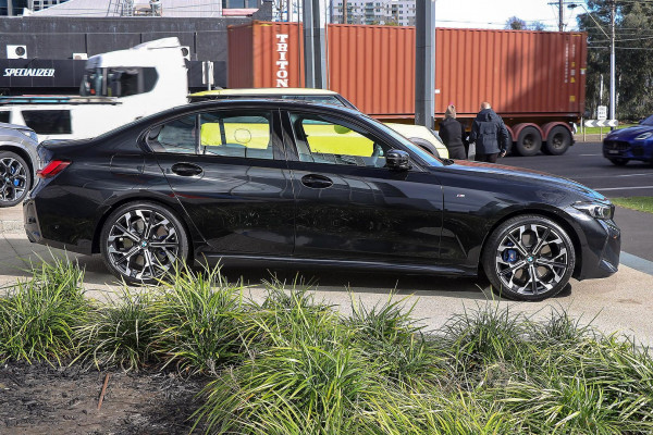 2025 BMW 3 Series G20 LCI II 330i M Sport Sedan image 5