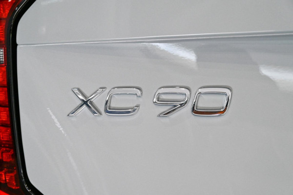 2026 Volvo XC90 L Series Ultra B5 Dark SUV Image 11