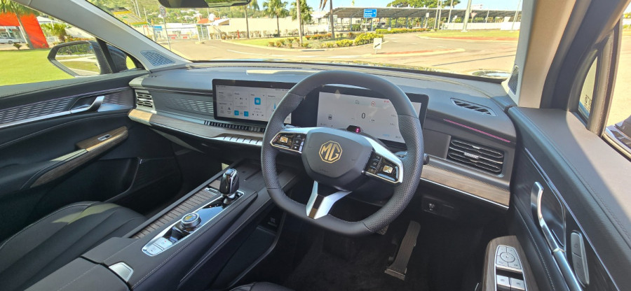 2025 MG QS IS31 Essence SUV Image 18
