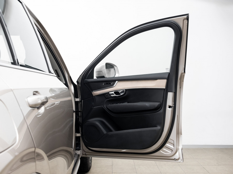 2025 Volvo XC90 L Series B5 Plus 2.0Pmht SUV Image 9