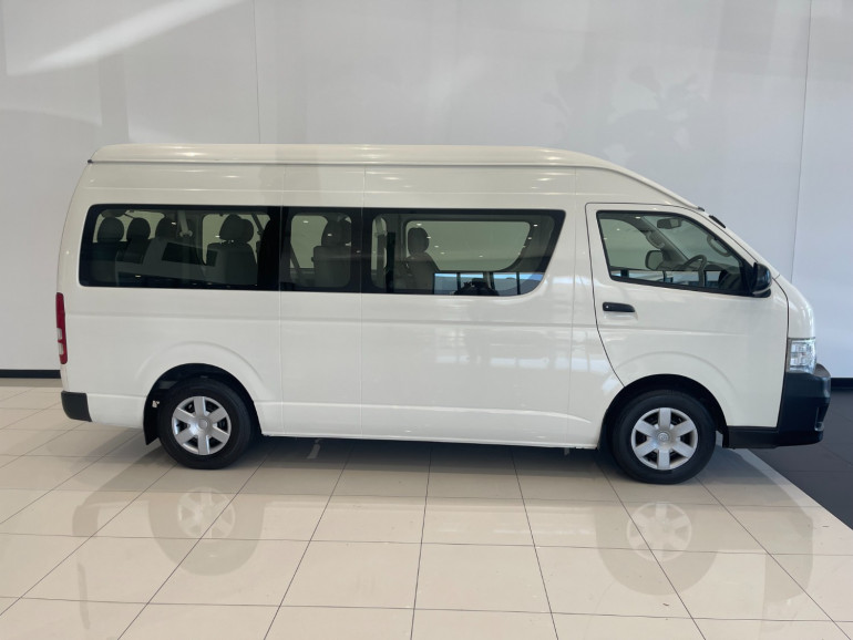 2013 toyota best sale hiace commuter