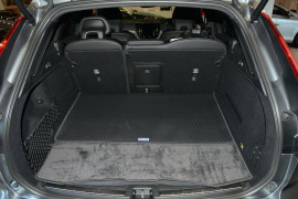 2018 MY19 Volvo XC60 UZ D5 R-Design Suv