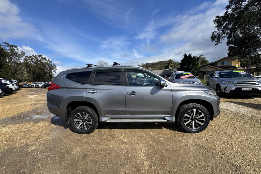 2017 Mitsubishi Pajero Sport QE GLS SUV Image 24