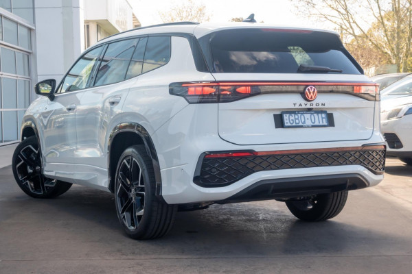 2025 Volkswagen Tayron R4 195TSI R-Line SUV Image 4