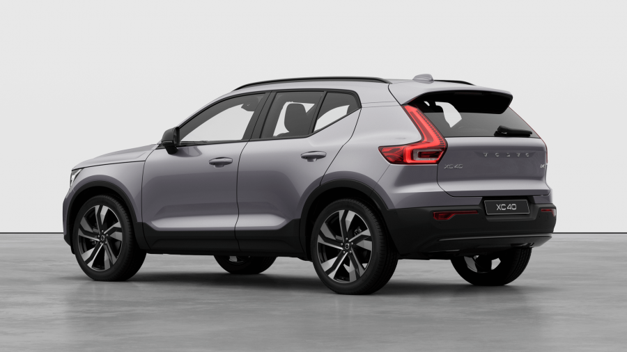 2026 Volvo XC40 XZ Ultra B4 Dark SUV Image 3