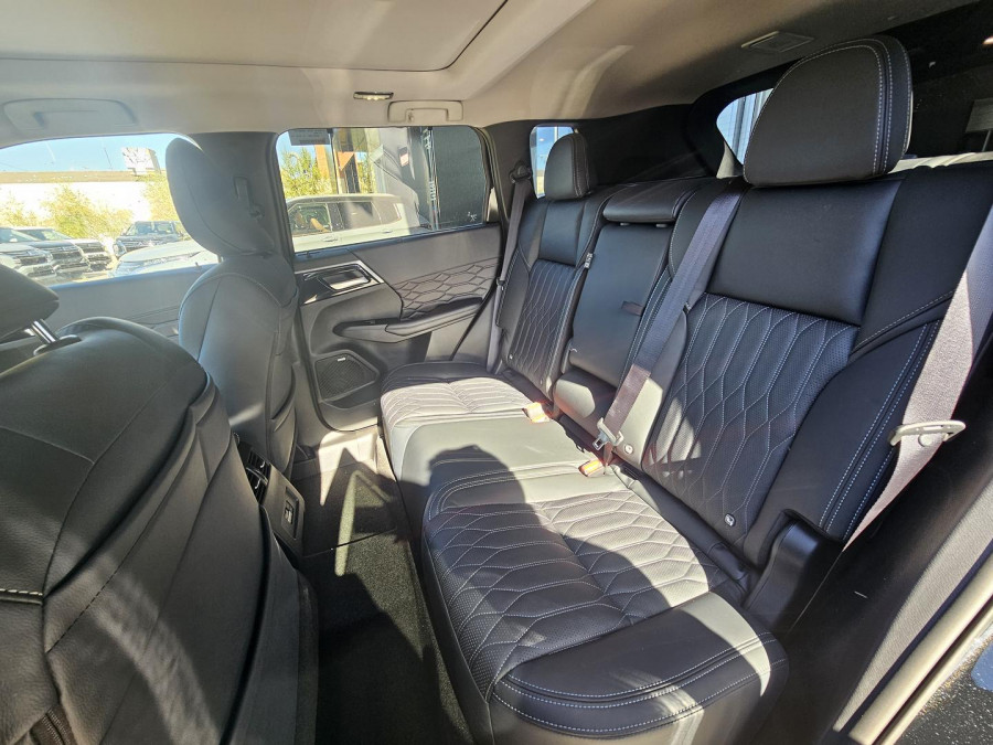 2025 Mitsubishi Outlander ZM Exceed SUV Image 13