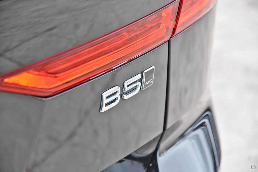 2024 MY25 Volvo XC60  Ultra B5 Bright SUV Image 6