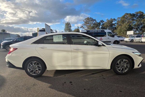 2026 Hyundai i30 CN7.V4 Hybrid Sedan Image 7