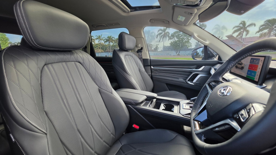 2026 MY25 LDV D90 SV9A Executive SUV Image 2