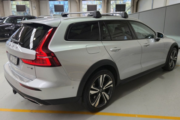 2021 MY22 Volvo V60 Cross Country Z Series B5 Wagon Image 4