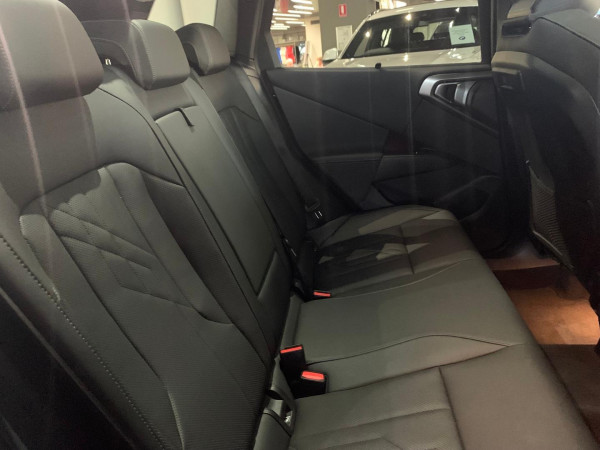 2025 BMW X3 G45 30e xDrive SUV image 19