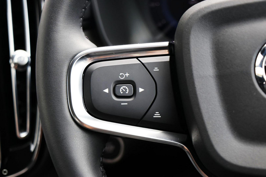 2024 Volvo XC40 XZ Ultimate B4 Bright SUV Image 14