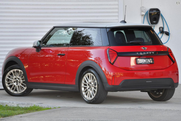 2026 MY25 MINI Cooper F65 S Favoured Hatch image 3