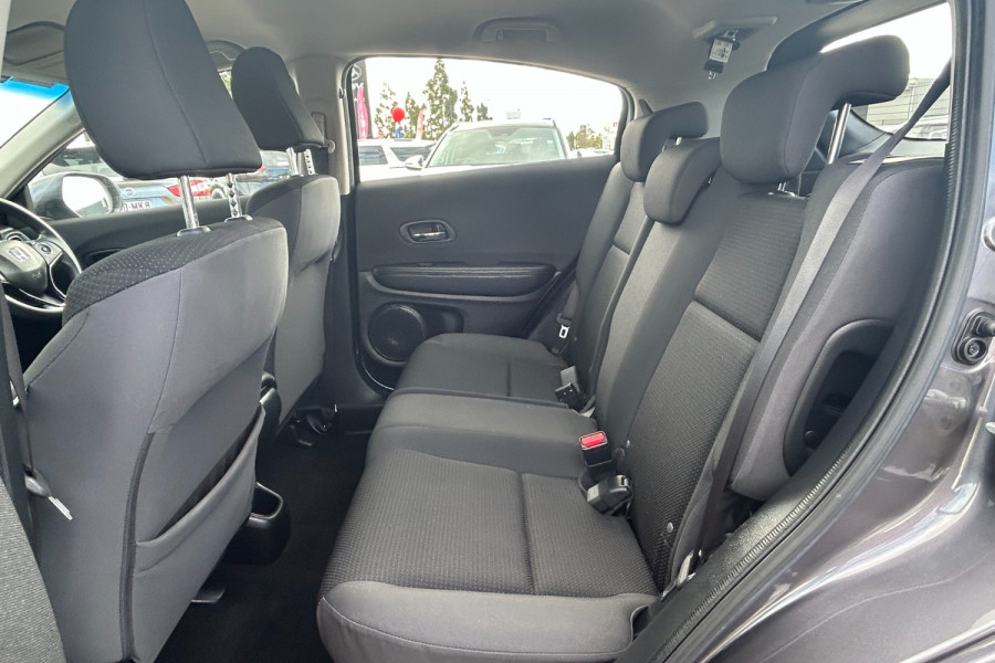 2019 Honda HR-V VTi SUV Image 13