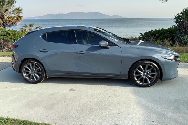 2019 Mazda 3 BP Series G20 Touring Hatch Image 2