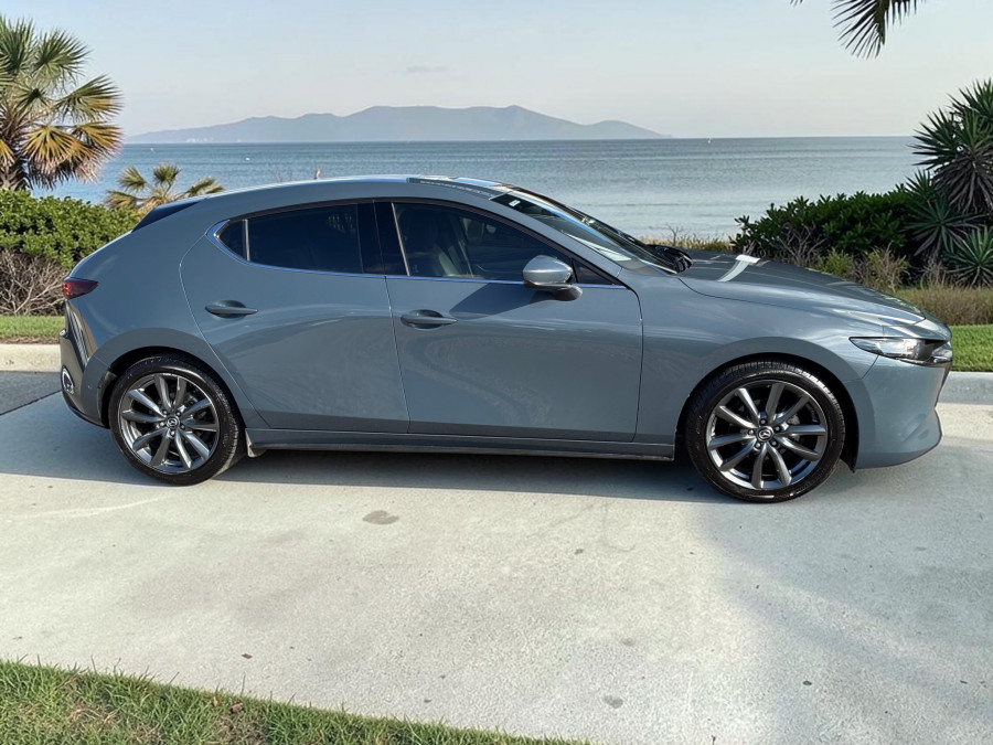2019 Mazda 3 BP Series G20 Touring Hatch Image 2