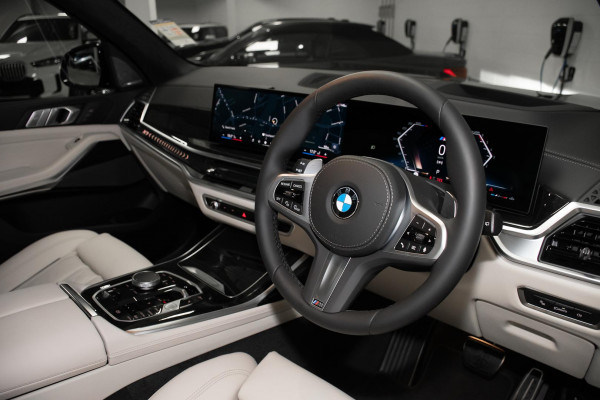 2026 BMW X7 G07 LCI xDrive40d M Sport SUV image 6