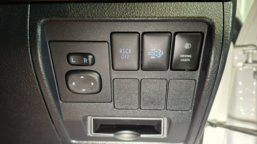 2016 Toyota LandCruiser VDJ200R GXL SUV Image 27