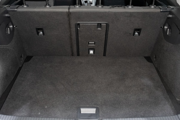 2022 Volkswagen Golf 8 110TSI Life Hatch Image 11