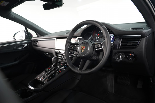 2023 Porsche Macan Gts Wagon Image 23