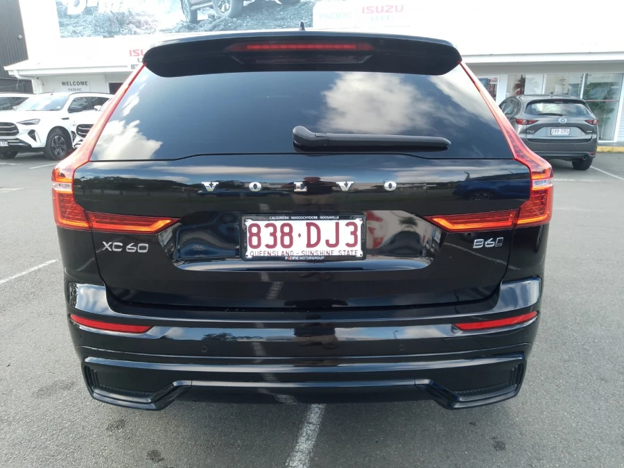 2021 MY22 Volvo XC60 UZ B6 R-Design SUV Image 9