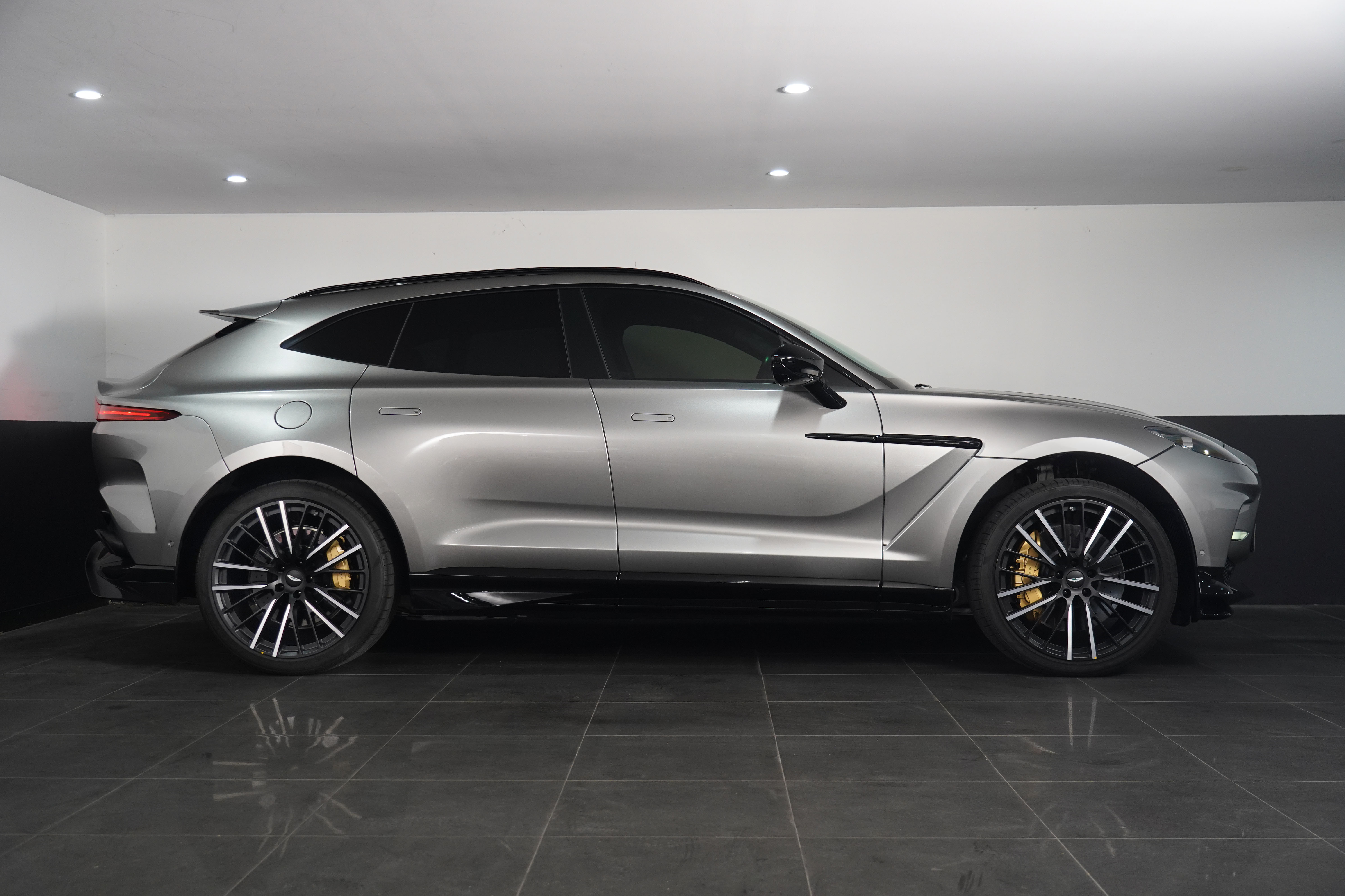 2022 Aston Martin DBX 707 SUV Image 14