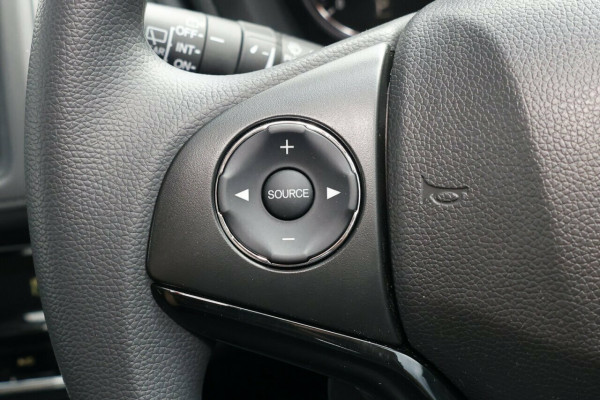 2020 MY21 Honda HR-V  VTi SUV Image 16