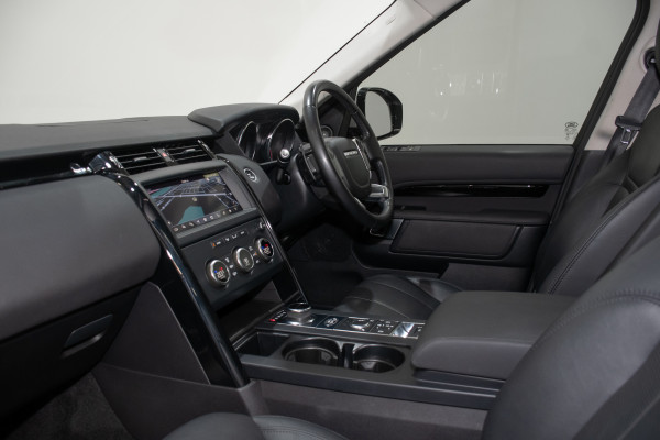 2019 Land Rover Discovery Series 5 SE SUV Image 24