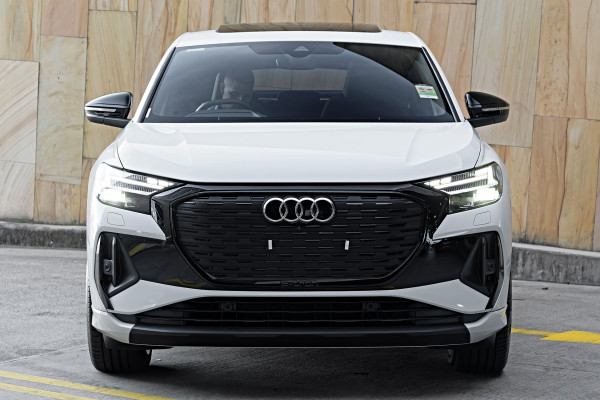 2025 Audi Q4 e-tron F4 55 SUV