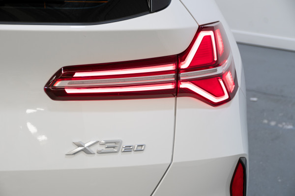 2025 BMW X3 20 xDrive SUV Image 11