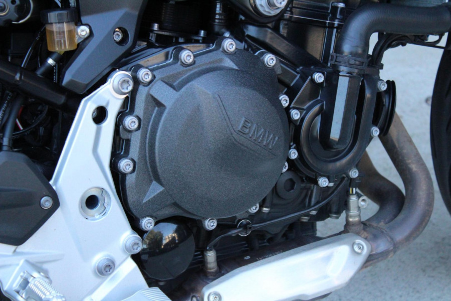 2025 BMW F 900 R Triple Black F 900