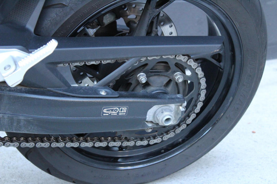 2025 BMW F 900 R Triple Black F 900