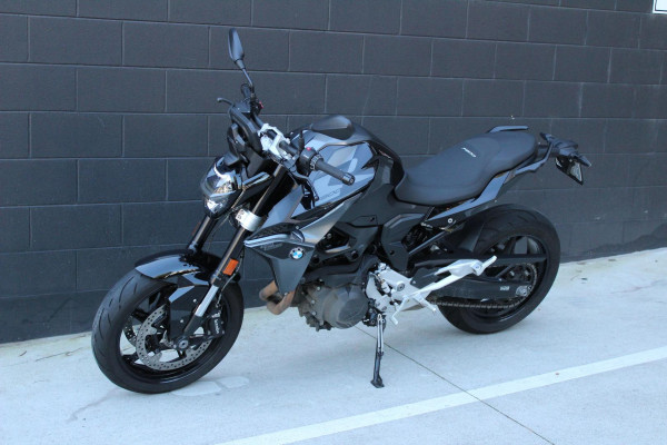 2025 BMW F 900 R Triple Black F 900 image 5