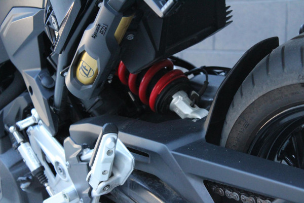 2025 BMW F 900 XR Triple Black F 900 image 10