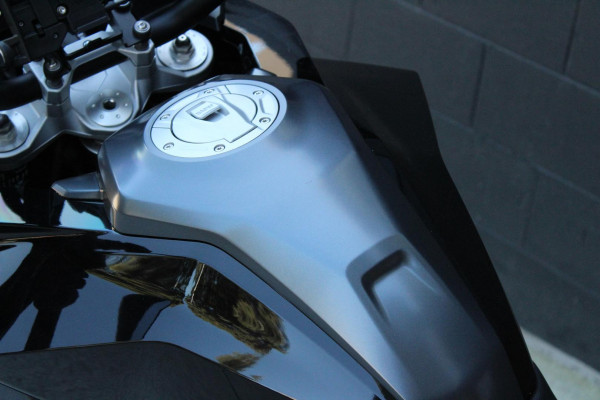 2025 BMW F 900 XR Triple Black F 900 image 12