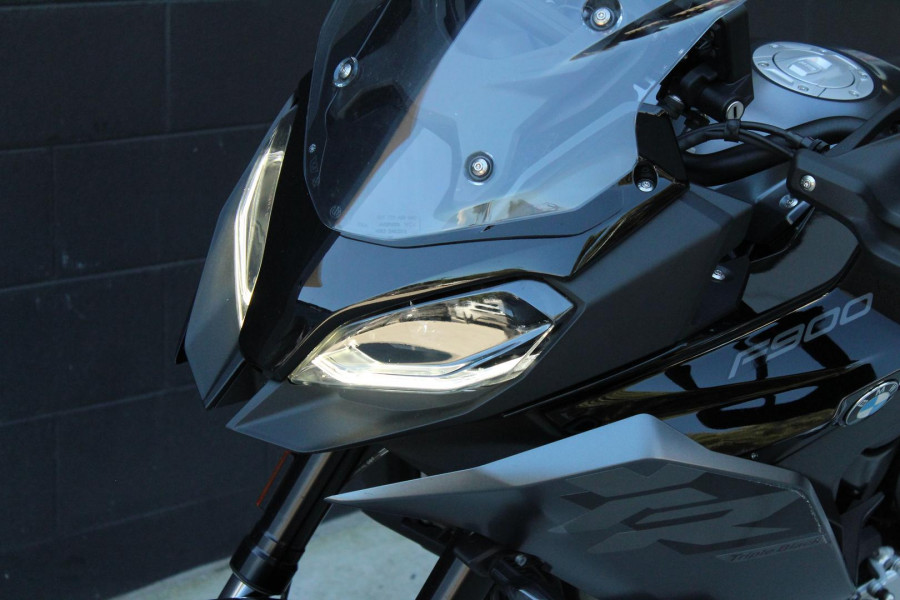 2025 BMW F 900 XR Triple Black F 900