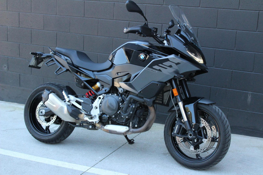2025 BMW F 900 XR Triple Black F 900