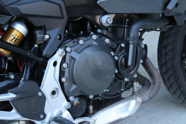 2025 BMW F 900 XR Triple Black F 900 image 24