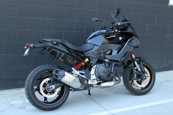 2025 BMW F 900 XR Triple Black F 900 image 2