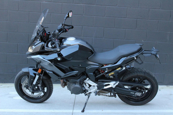 2025 BMW F 900 XR Triple Black F 900 image 3