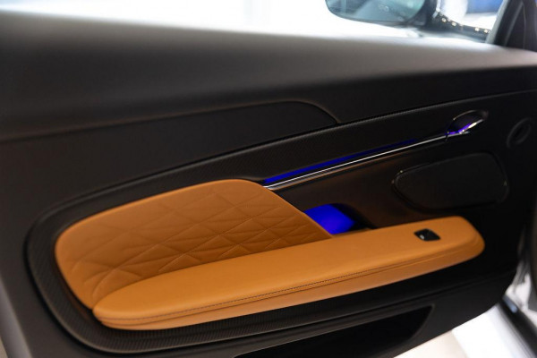 2025 Aston Martin DB12   Coupe Image 9