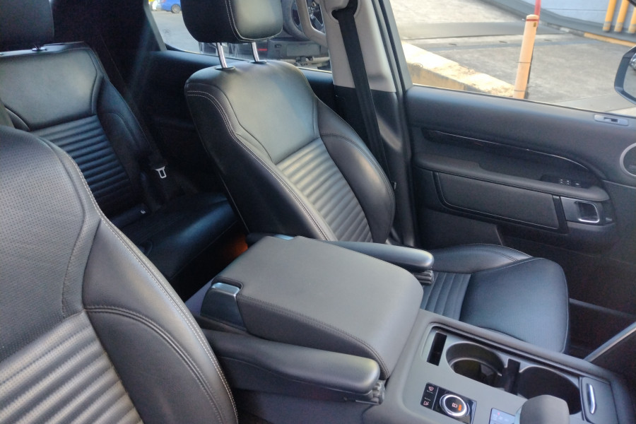 2021 Land Rover Discovery Series 5 D300 SE SUV
