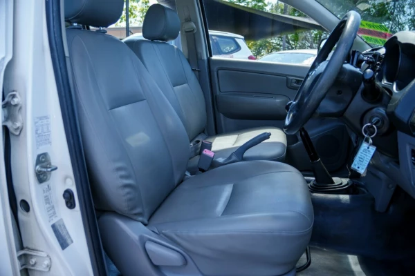 2009 Toyota HiLux TGN16R MY09 WorkMate Ute Image 12